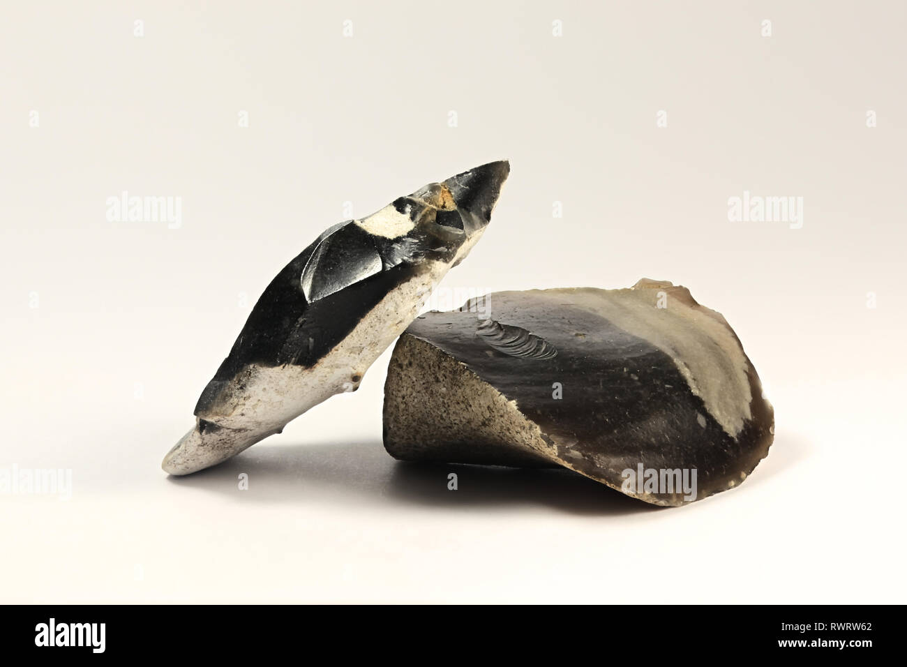 Obsidian oder vulkanische Glas war wichtiger Rohstoff für Werkzeuge, die in der Steinzeit Stockfoto