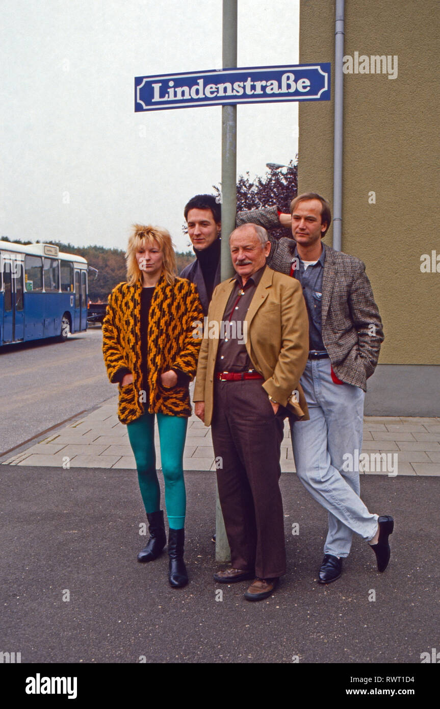 Der lindenstraße, Fernsehserie, Deutschland 1988 Darsteller: Stefanie Mühle, Martin Armknecht, Martin Rickelt, Arnfried Lerche Stockfoto