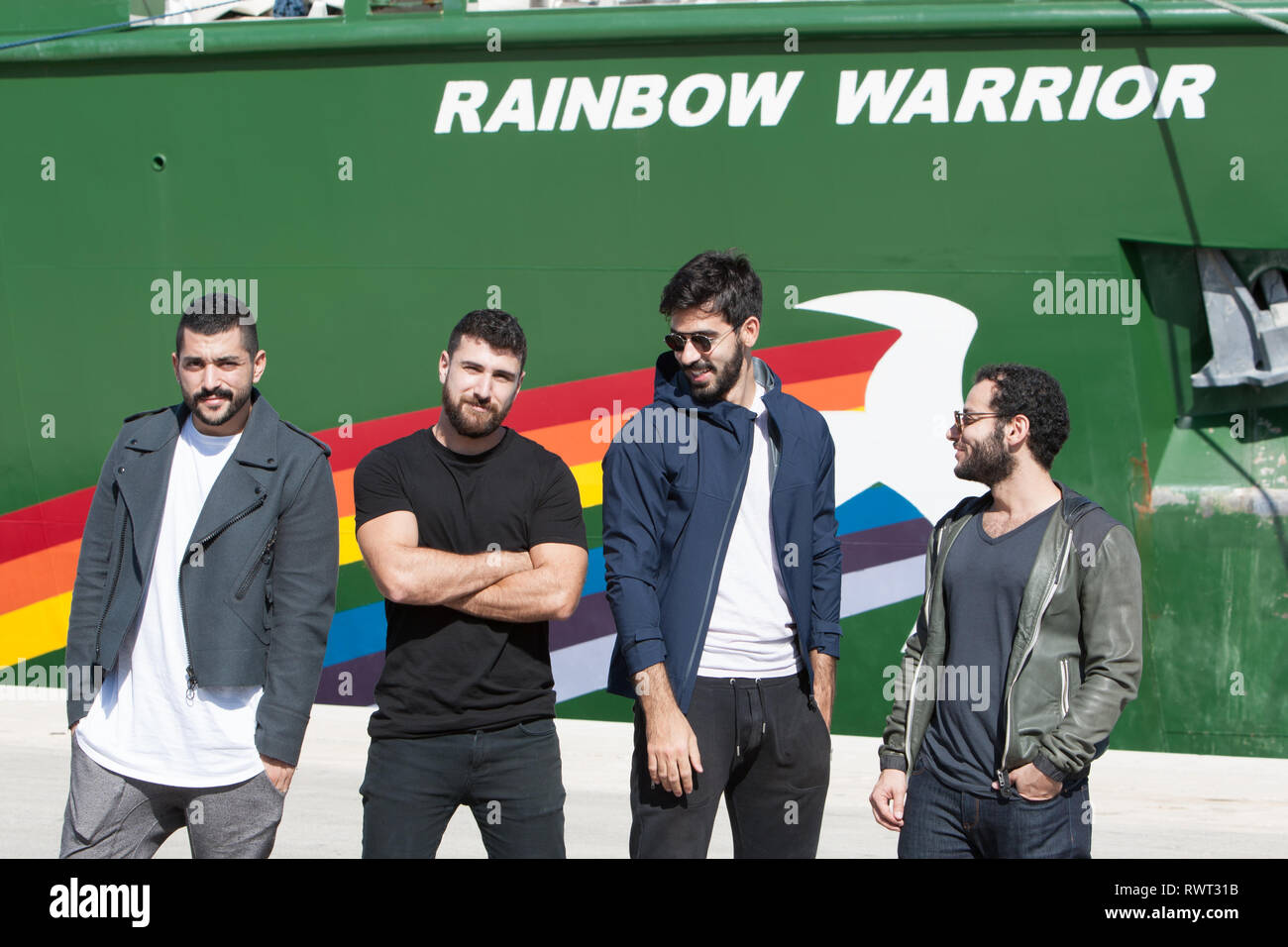 Libanesische band Mashrou" Leila Greenpeace Schiff Rainbow Warrior auf der Sonne verbindet uns eine Tour, die in Trapani, Italien, am 22. Oktober 2016. Stockfoto