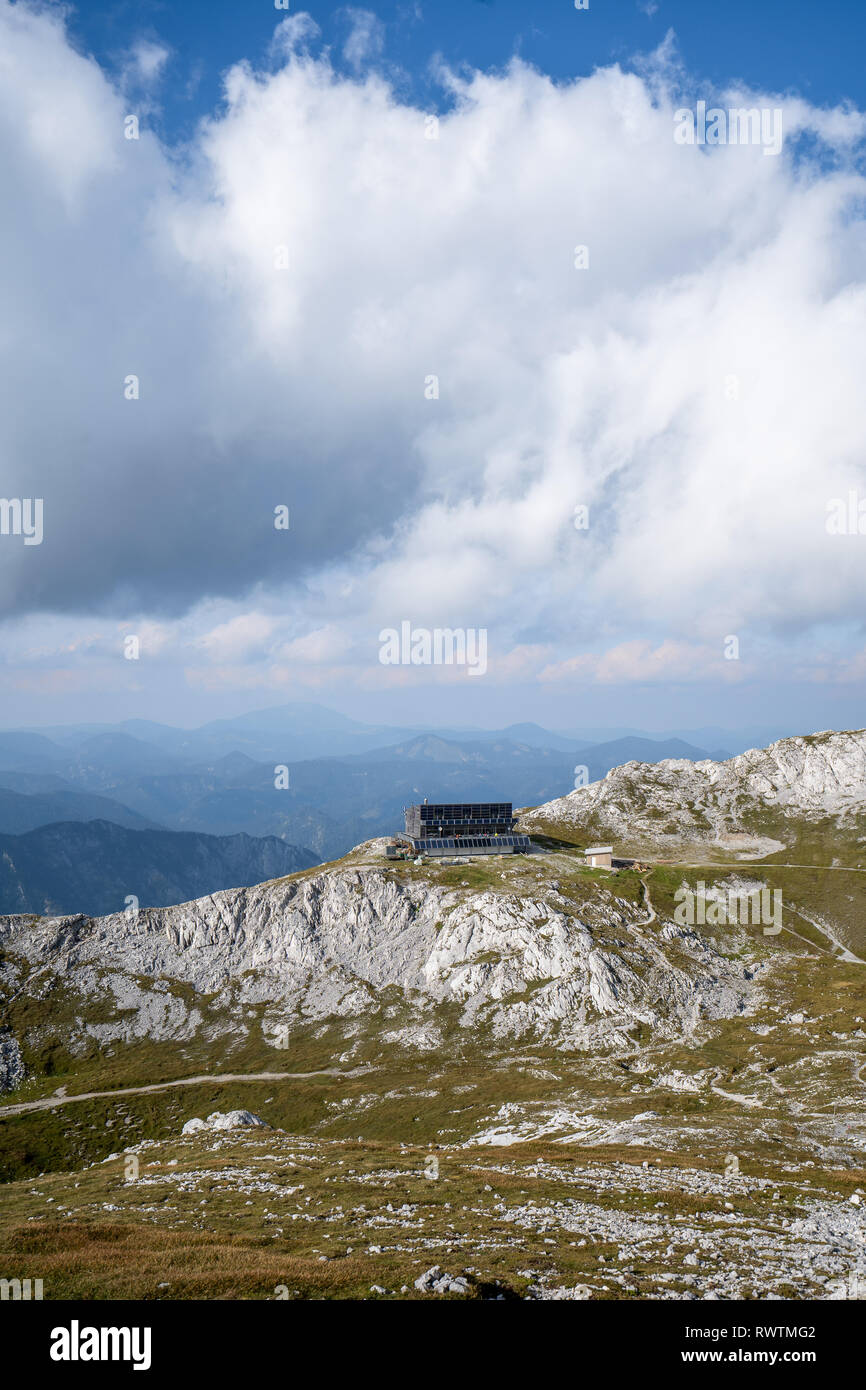 Ein Blick auf das schiestlhaus auf der Oberseite des Hochschwab Berg in Österreich Stockfoto