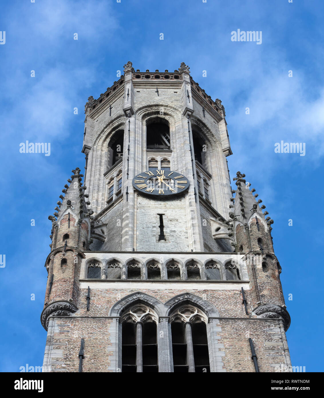 Der Belfried von Brügge, oder Belfort, ist mittelalterliche Glockenturm im historischen Zentrum von Brügge, Belgien Foto auf: 18. Oktober 2015 Stockfoto