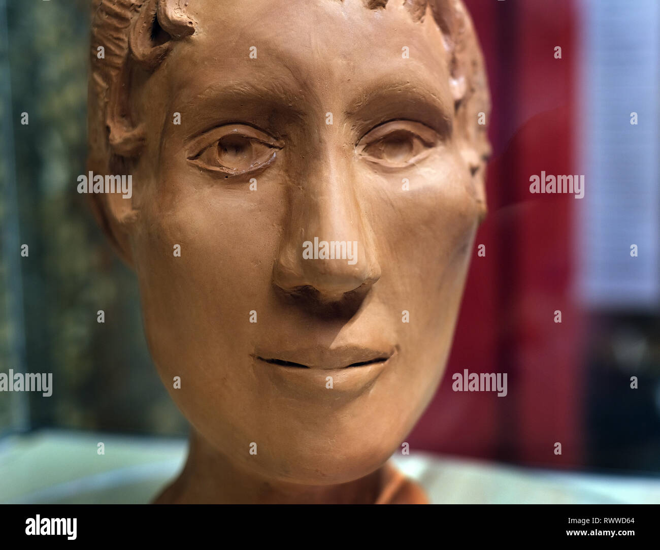 Wiederaufbau der Verwendung von Lehm und moderne Technik mit echten menschlichen Schädel, Gesicht aus römischer Zeit Grab. Stockfoto