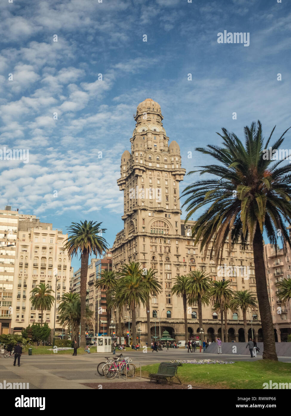 Hauptplatz von Montevideo, an der Plaza de la Independencia, Salvo Palace Stockfoto