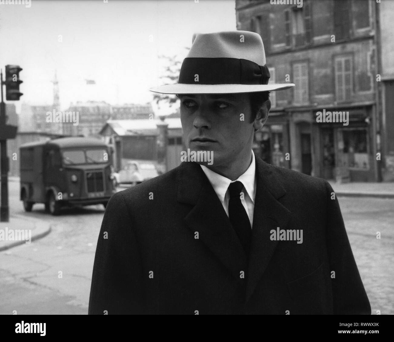 Alain Delon als Jef Costello LE SAMOURAI Regisseur Jean-Pierre Melville Compagnie Industrielle et Commerciale Cinematographique (CICC)/Fida Cinematografica/Filmel/T.C. Produktionen Stockfoto