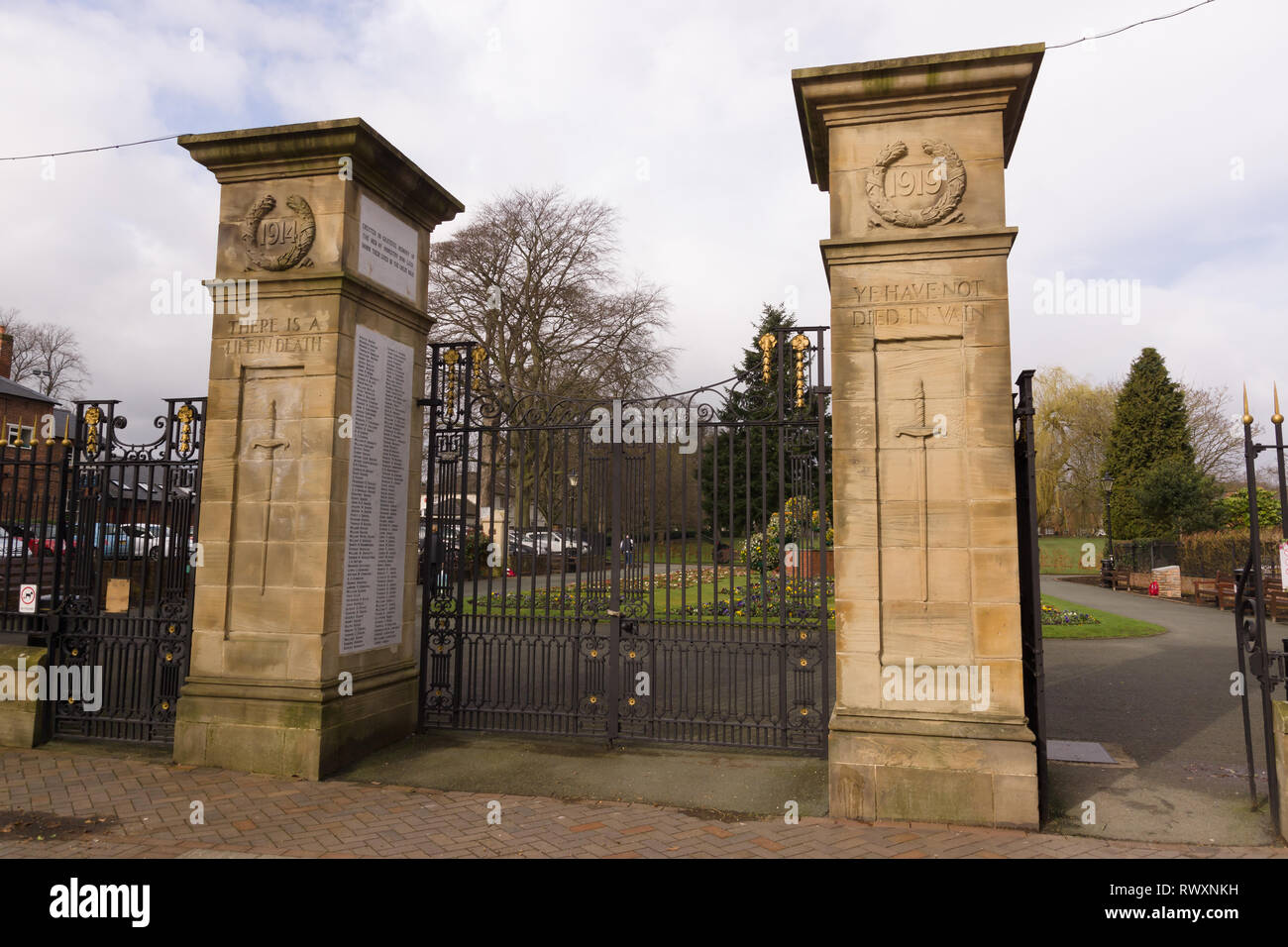Cae-Glas Park Toren und War Memorial Gardens in Telford Shropshire Stockfoto