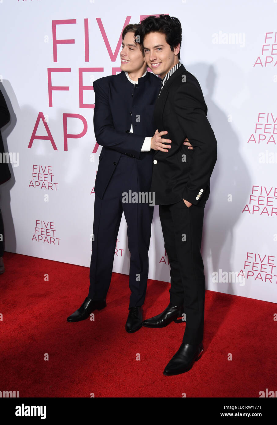 Westwood, Kalifornien, USA. 7 Mär, 2019. 07. März 2019 - Westwood, Kalifornien - Dylan Sprouse, Cole Sprouse. ''Fünf Fuß Apart'' Los Angeles Premiere gehalten an der Fox Bruin Theater. Photo Credit: Birdie Thompson/AdMedia Credit: Birdie Thompson/AdMedia/ZUMA Draht/Alamy leben Nachrichten Stockfoto