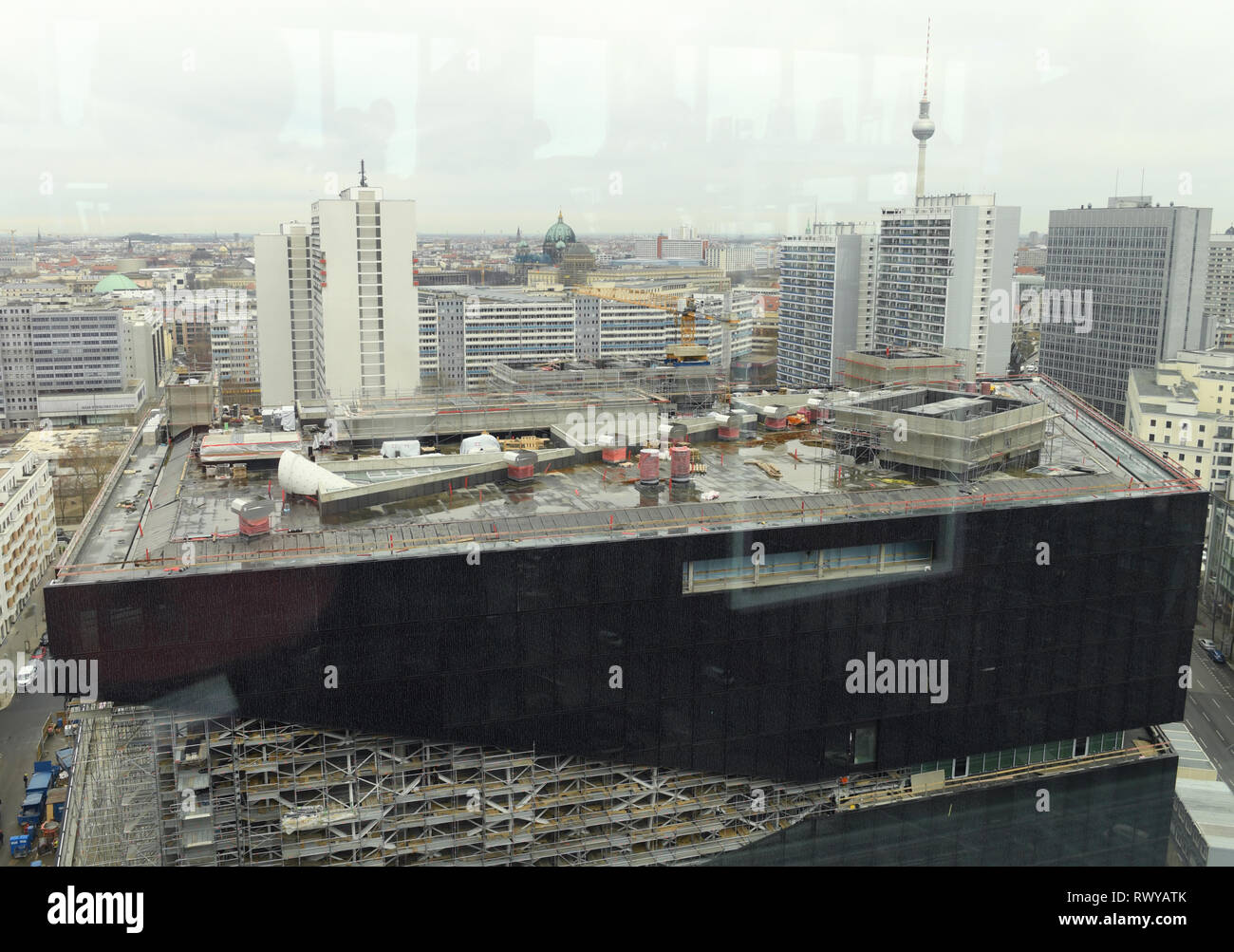 Berlin, Deutschland. 07 Mär, 2019. Mit Blick auf das neue Gebäude der Axel Springer Haus, Baustelle, Axel Springer neues Gebäude Bilanzpressekonferenz 2019 der Axel Springer SE in Berlin, Deutschland am 07.03.2019. | Verwendung der weltweiten Kredit: dpa/Alamy leben Nachrichten Stockfoto