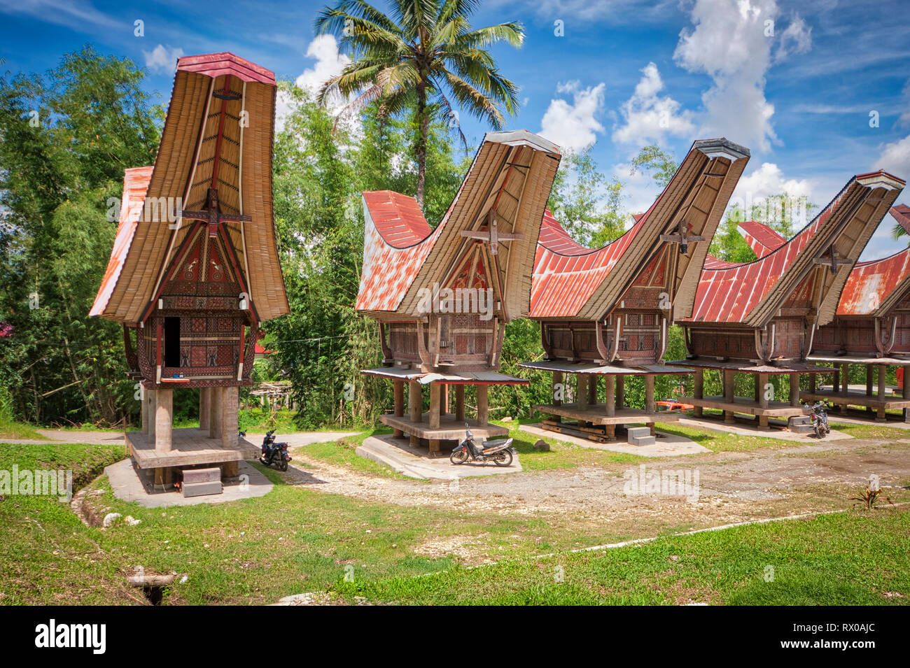 Tana Toraja Regency ist eine Regentschaft von South Sulawesi Provinz von Indonesien, und die Heimat der Toraja ethnische Gruppe. Kete Kesu ist ein Muss. Stockfoto