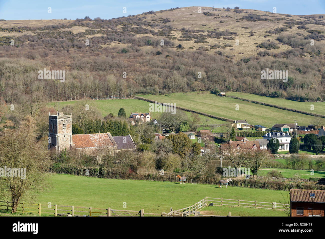 Compton Bishop & Schwanken nach unten, Somerset, Großbritannien mit 13 Grad I St Andrews Kirche aufgeführt Stockfoto