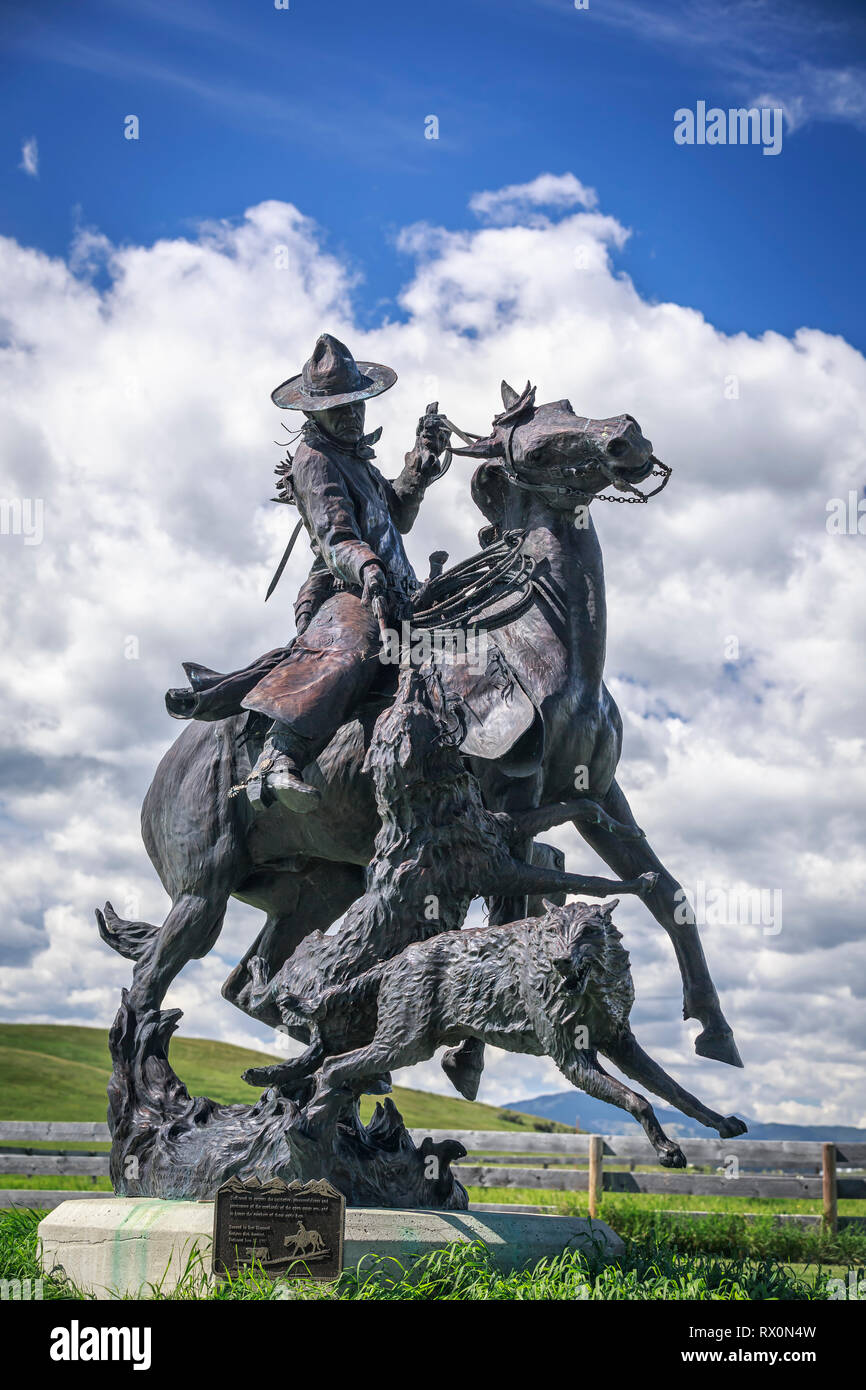 Statue "Wölfe" an der Bar U Ranch National Historic Site, Alberta, Kanada angegriffen. Stockfoto
