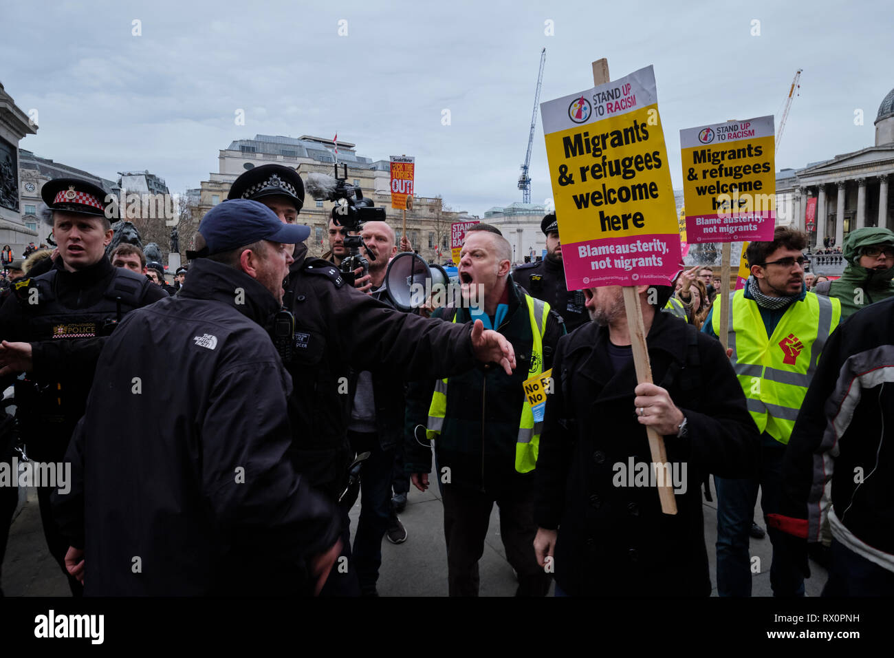 London, Großbritannien. 12 Jan, 2019, gelbe Weste UK Demonstration am Trafalgar Square. Konfrontation zwischen Pro und gegen Brexiteers. Stockfoto