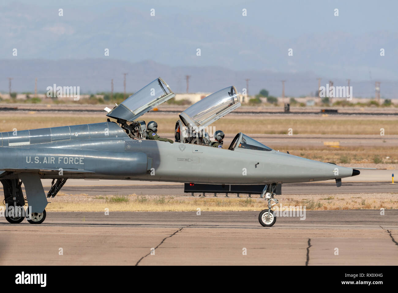 United States Air Force (USAF) Northrop T-38 Talon jet Trainer Flugzeuge aus Holloman Air Force Base in Phoenix - MESA Gateway Airport in Arizona. Stockfoto