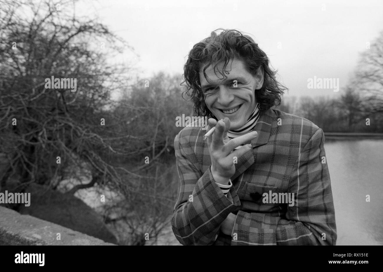 Marco Pierre White, Koch, im Wandsworth Common gegenüber dem Restaurant Harveys, wo er sich seinen Namen machte und zwei Michelins-Sterne gewann, London, England, Großbritannien 1987 Stockfoto