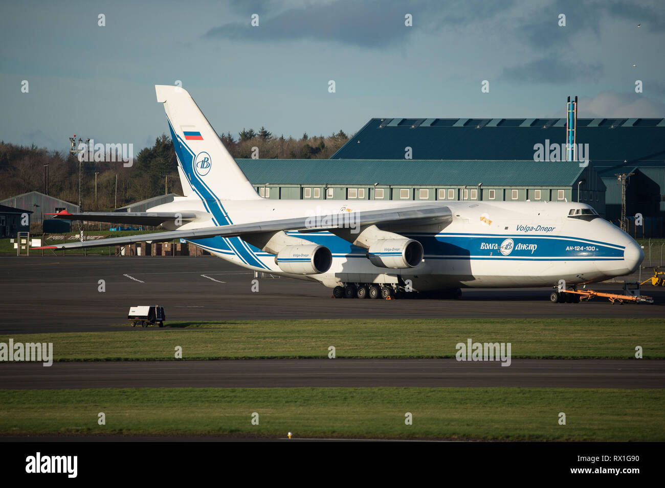 Prestwick, Großbritannien. März 2019. Der russische Riese, bekannt als Antanov 124-100 Commercial Transport Aircraft gesehen am Prestwick International Airport. Stockfoto