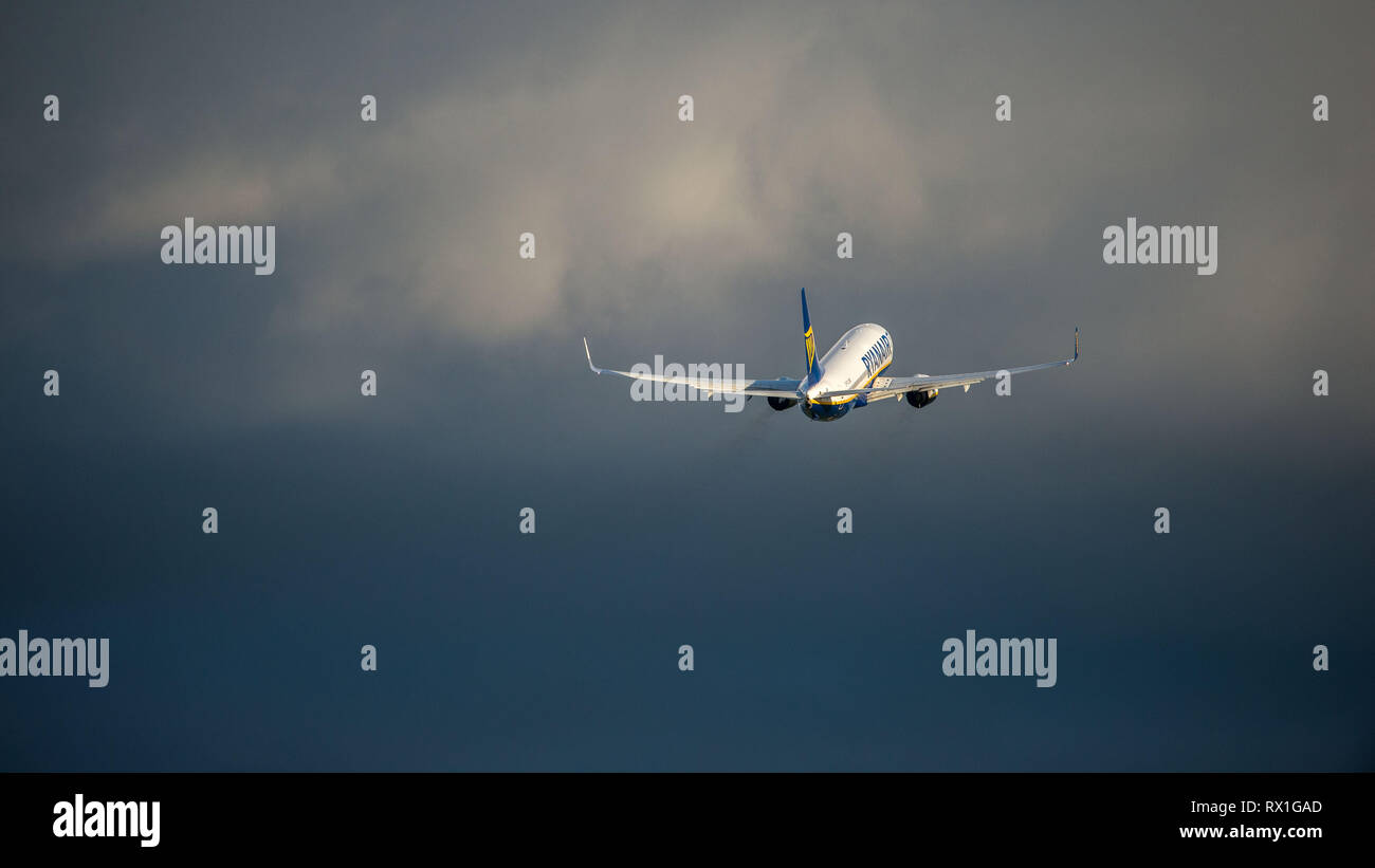 Prestwick, Großbritannien. Vom 7. März 2019. Ryanair Boeing 737-8 ALS (Reg: EI-FIL) Abflug Prestwick International Airport. Dieses Flugzeug ist eine der nächsten Generation Stockfoto