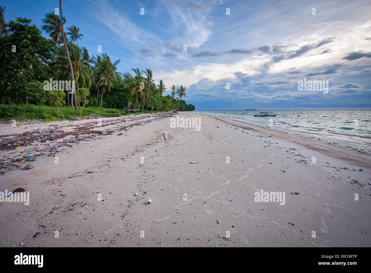 Tomia Insel ist die dritte Insel der Wakatobi mini Archipel. Tomia ist sehr für die Schönheit der Unterwasserwelt, die es umgibt. Stockfoto
