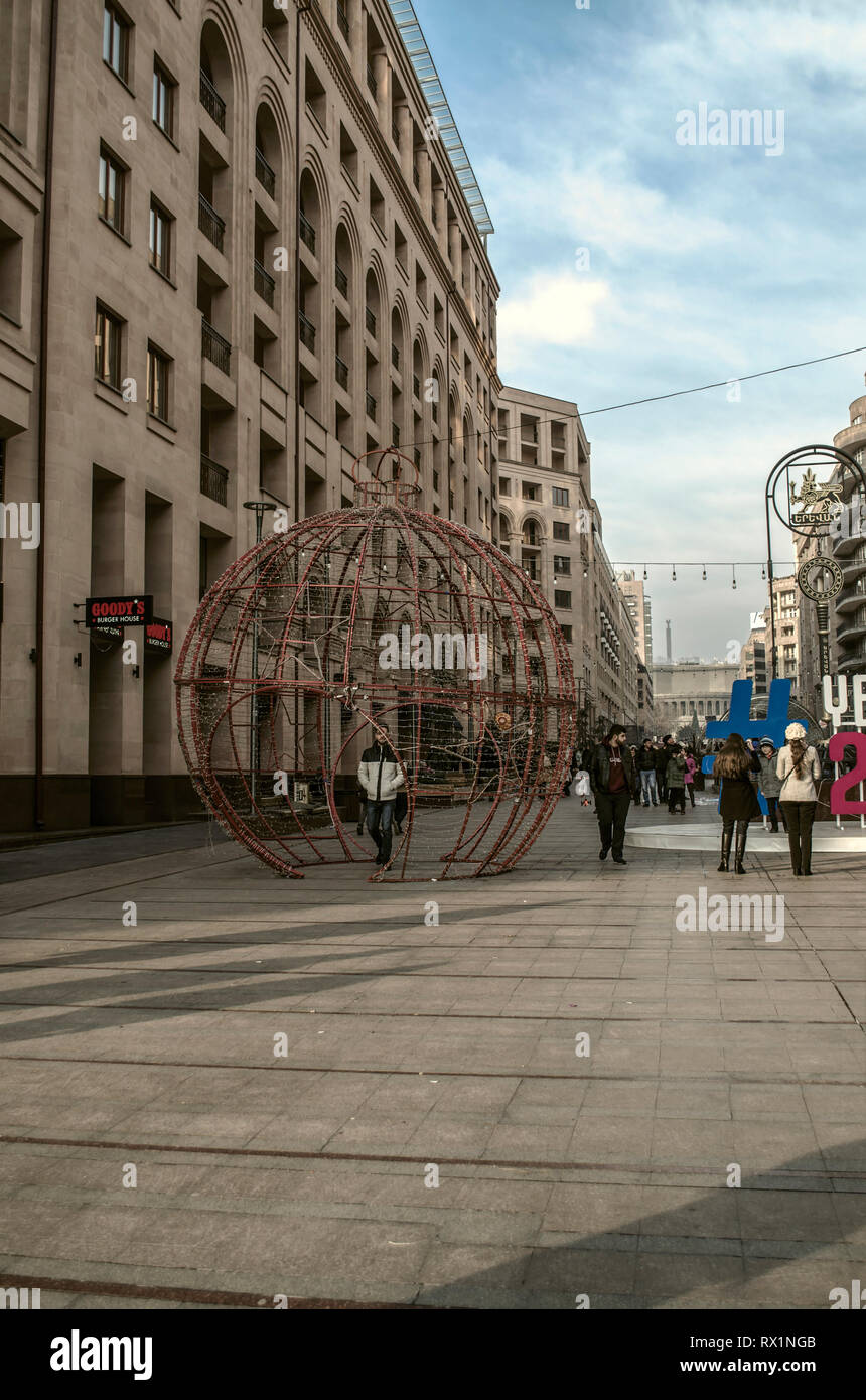 Eriwan, Armenien, Januar 02,2019: Neuer Bereich der Northern Avenue, mit Fliesen für die Fußgänger, die zu der Oper gepflastert, in die Hauptstadt eines Stockfoto