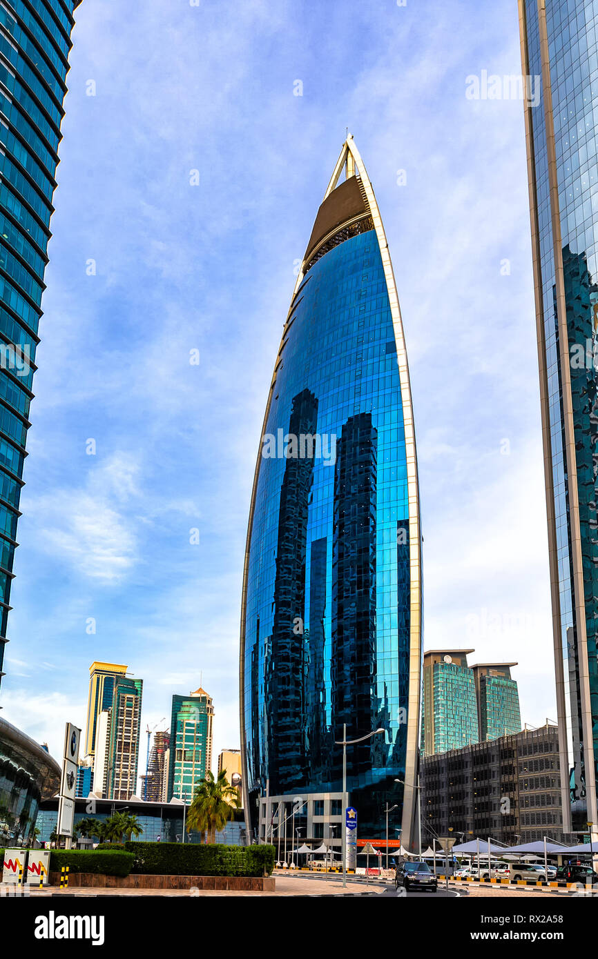 Doha, Katar - 7. Januar 2019: Wolkenkratzer in der Innenstadt von Doha, Katar. Stockfoto