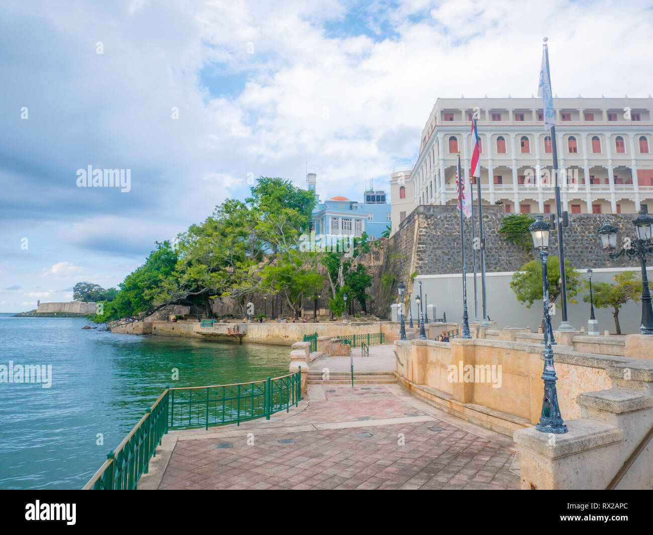 San Juan, Puerto Rico am Paseo de la Princesa auf das Karibische Meer. Stockfoto