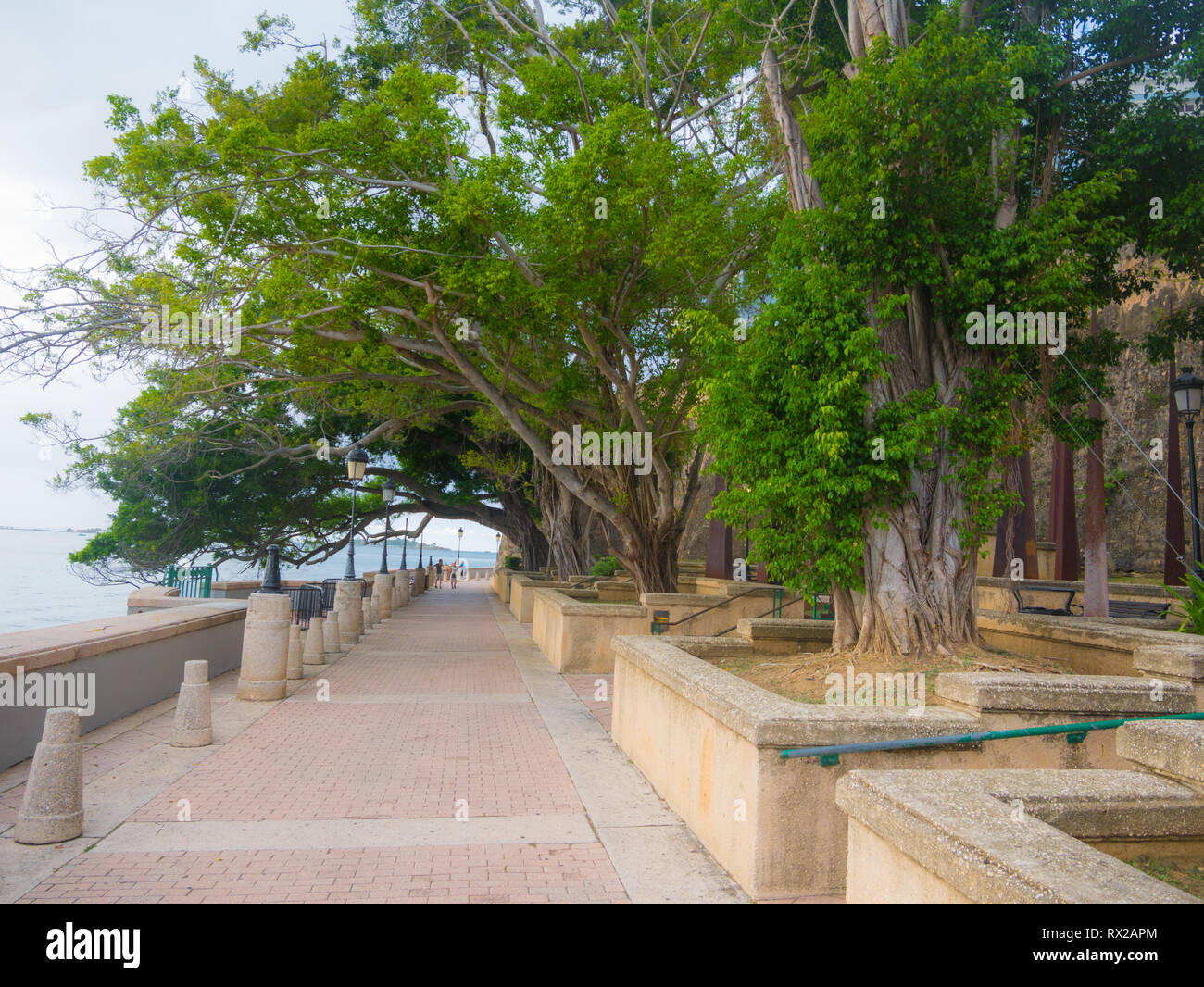 San Juan, Puerto Rico am Paseo de la Princesa auf das Karibische Meer. Stockfoto