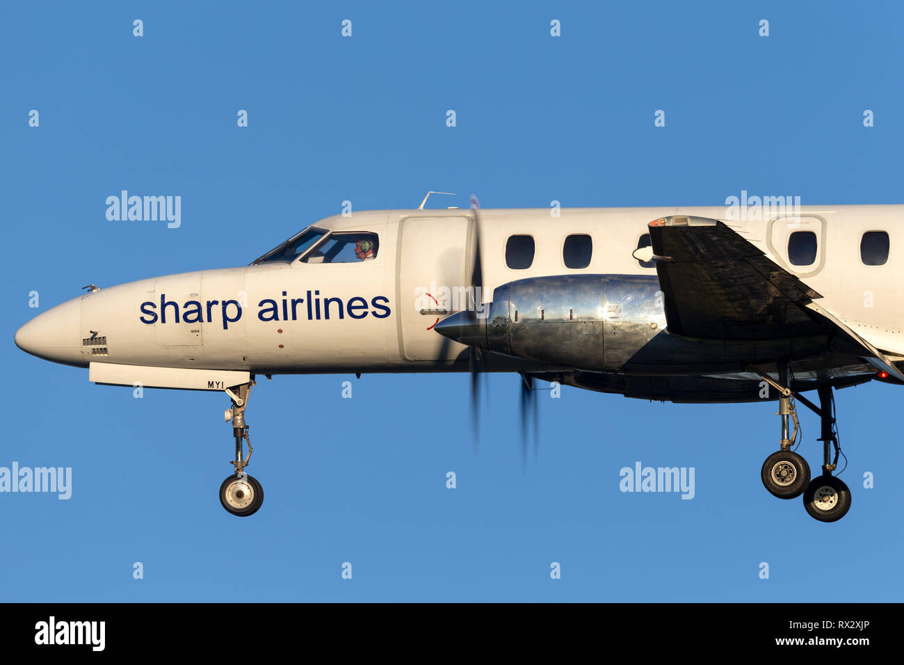 Scharfe Airlines Fairchild SA-227 Metroliner VH-MYI auf Ansatz am Adelaide Flughafen zu landen. Stockfoto