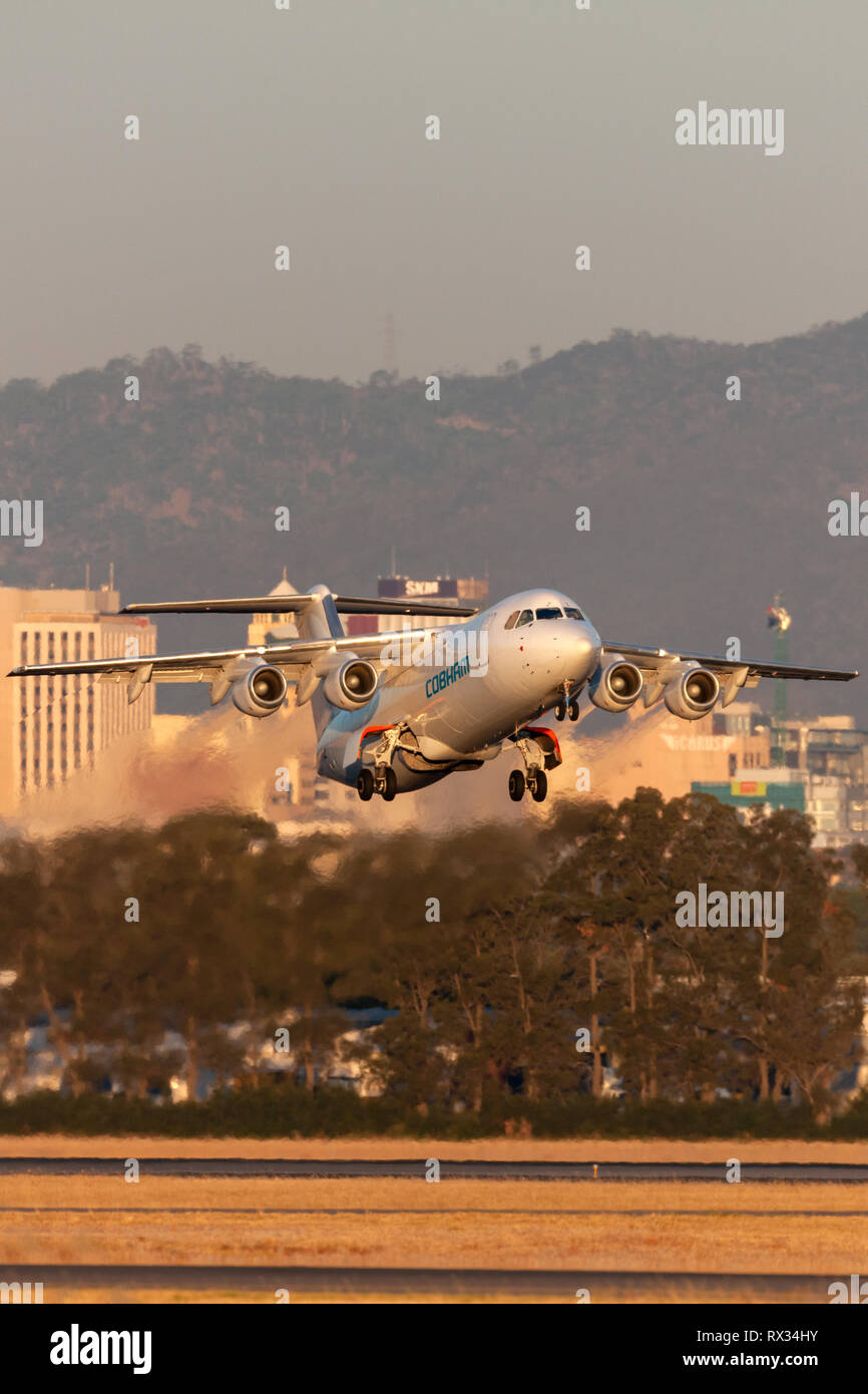 Cobham Aviation British Aerospace Flugzeuge 146-300 VH-NJZ vom Flughafen Adelaide. Stockfoto