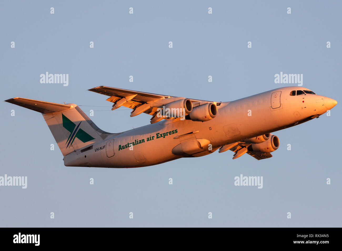 Australian Air Express (National Jet Systems) British Aerospace Flugzeuge 146-300 VH-njf Weg vom Flughafen Adelaide. Stockfoto