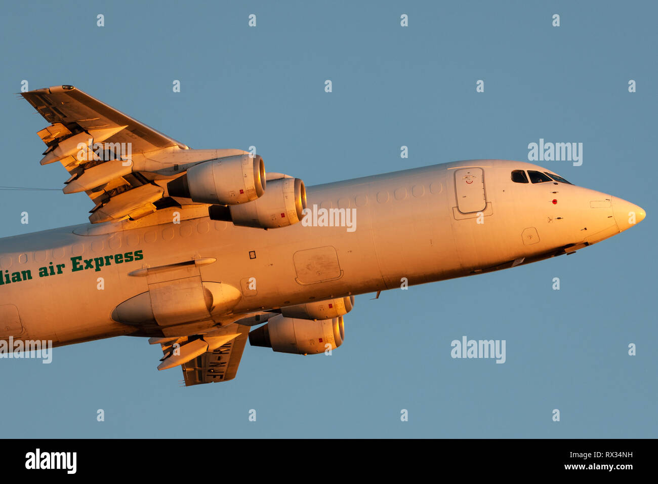 Australian Air Express (National Jet Systems) British Aerospace Flugzeuge 146-300 VH-njf Weg vom Flughafen Adelaide. Stockfoto