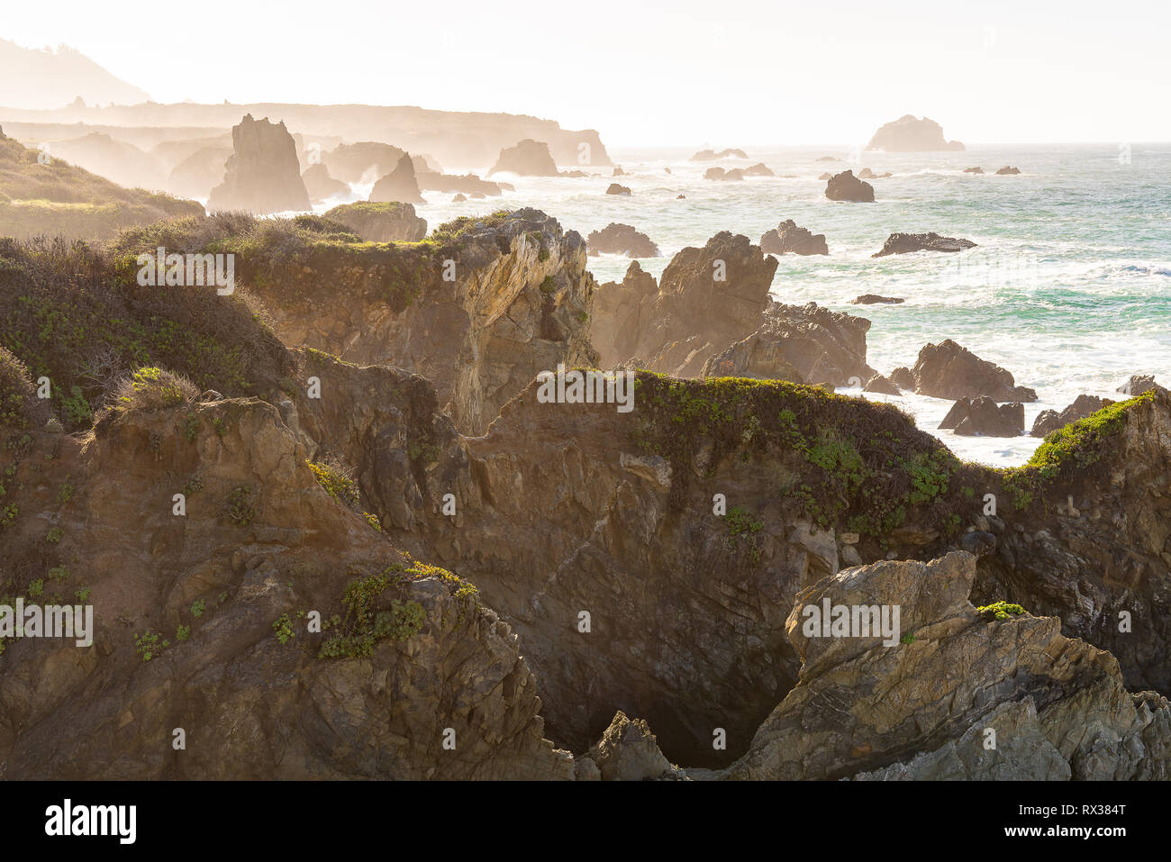 Big Sur, Kalifornien - Robuste felsigen Küsten anzeigen alle berühmten Highway One in den Vereinigten Staaten. Stockfoto