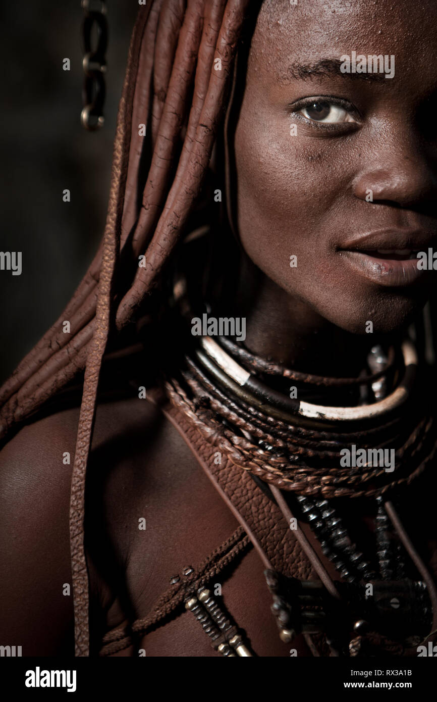 Porträt einer Himba-Frau Stockfoto