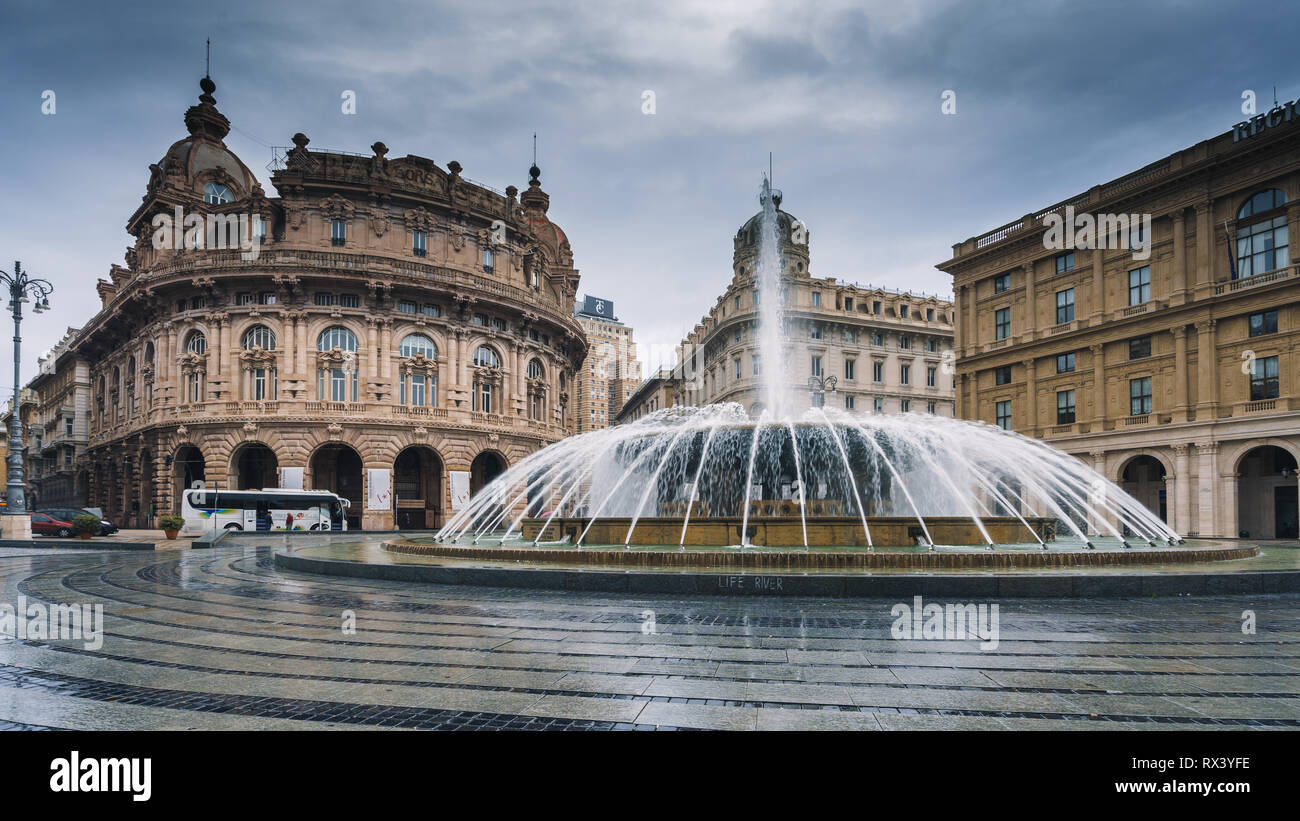 Genua, Italien - November 04, 2018 - Brunnen auf der Piazza de Ferrari Stockfoto