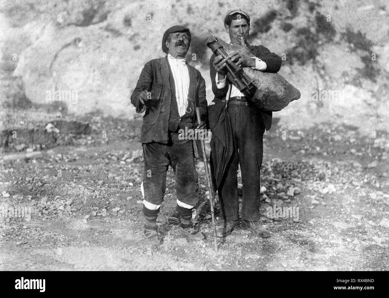 Europa, Italien, Kalabrien, Montebello Ionico, Dudelsackspieler, 1920-30 Stockfoto