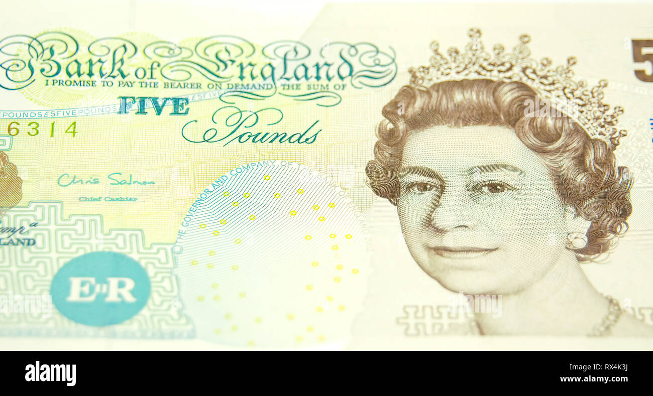 Näher an der neuen 5 Pfund Rechnung. Bei der Bank von England Text und das Gesicht der Queen. Stockfoto