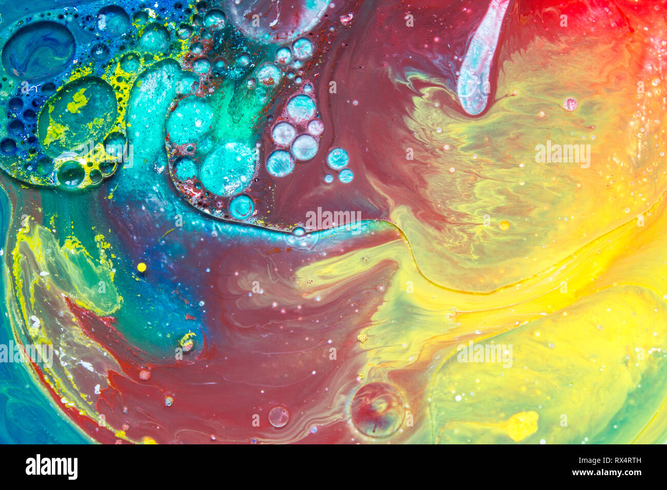 Bunte blase Acrylfarben, bunte Farbe Tropfen, abstrakte bunten Hintergrund Stockfoto
