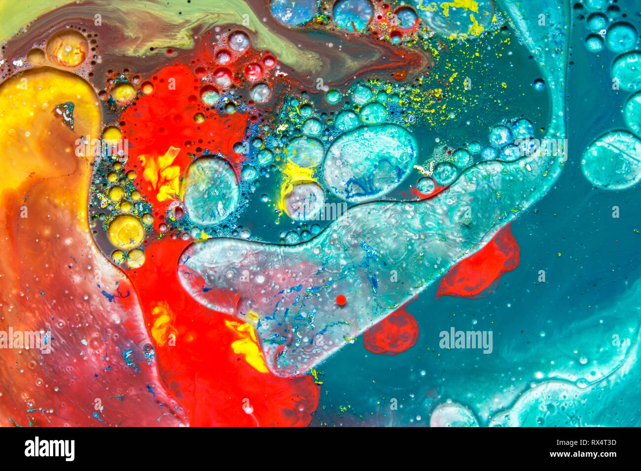 Bunte blase Acrylfarben, bunte Farbe Tropfen, abstrakte bunten Hintergrund Stockfoto