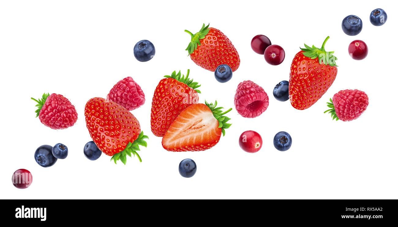 Flying Beeren isoliert auf weißem Hintergrund mit Freistellungspfad, verschiedene fallen Waldbeere Früchte Mix, Sammlung Stockfoto