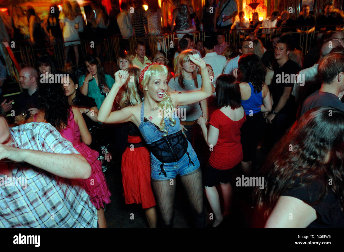 Rockabilly-Nacht bei Madame JoJos Darsteller Alice von Simson. London W1F OSE. 28. Juni 2008 Stockfoto