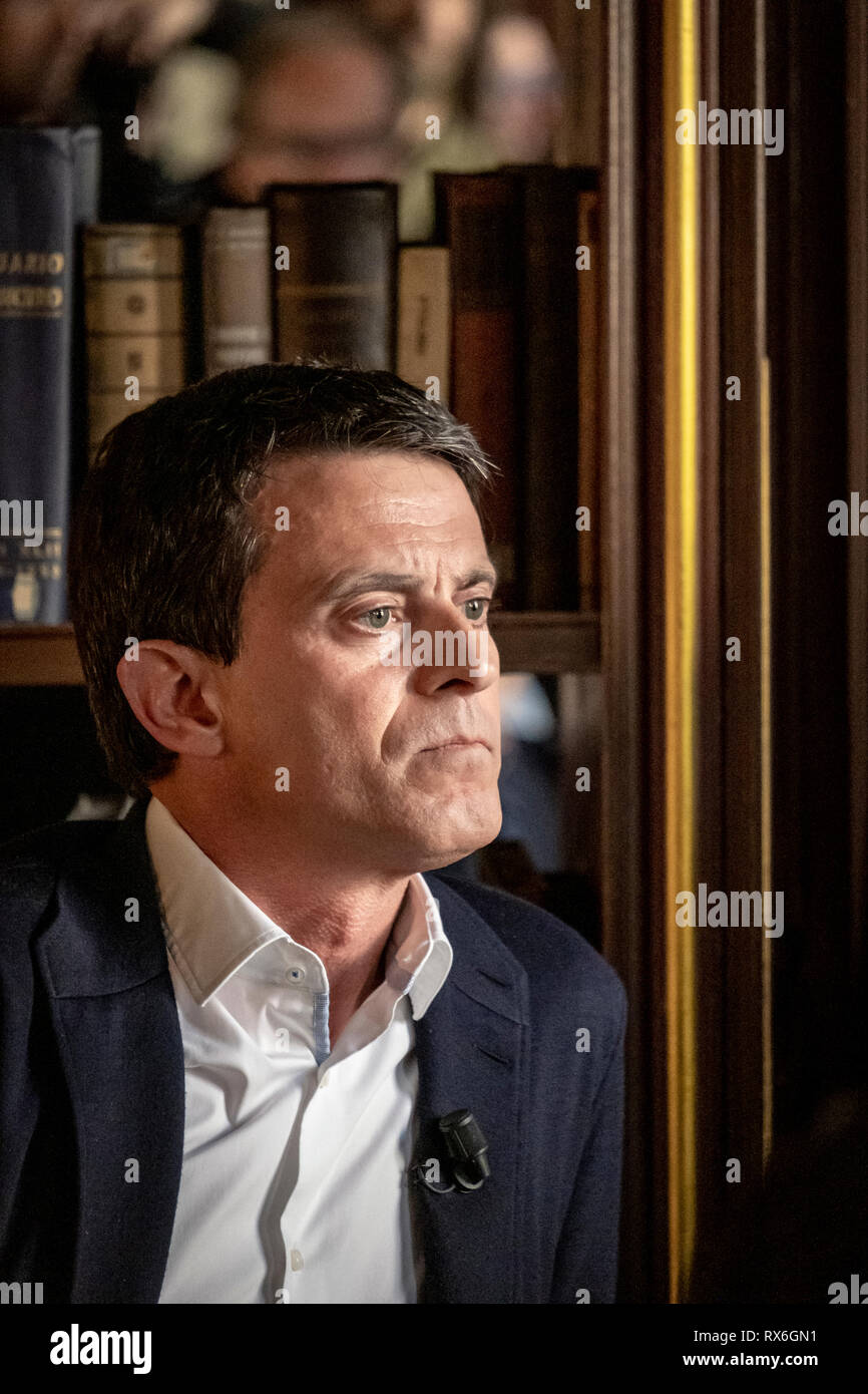 Manuel Valls, Kandidat für den Rat der Stadt Barcelona für die Vallsbcn 2019 Kandidatur, wird während der siegerehrung der Ergänzungen der Liste gesehen. Manuel Valls, Kandidat für den Rat der Stadt Barcelona, hat drei neue Zugänge zu seinem Wahlkampf Kandidatur Vallsbcn 2019 präsentiert. Stockfoto