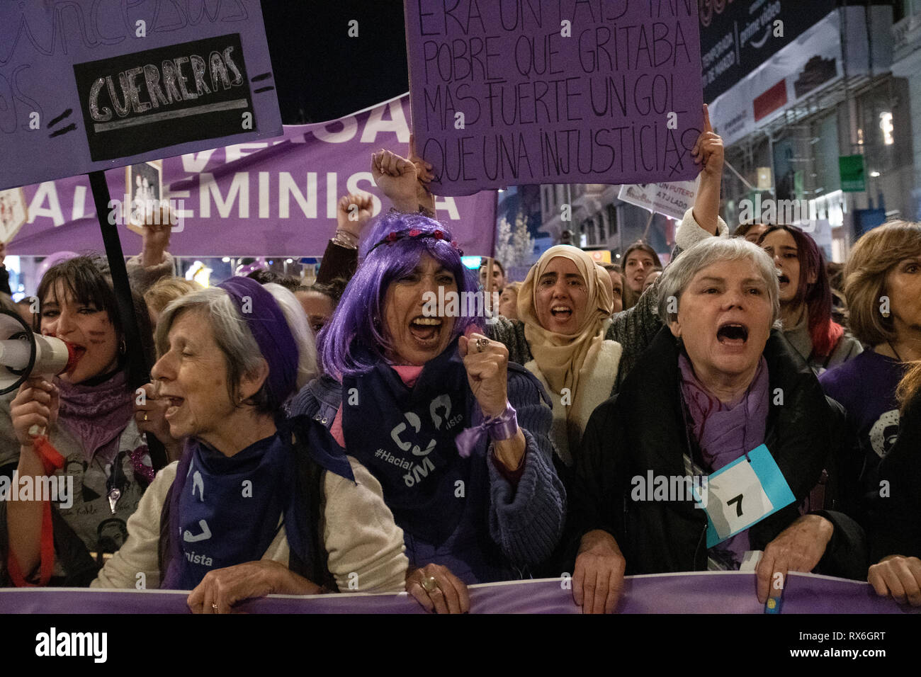 Madrid, Spanien. 8. März, 2019. Frauen schreien gegen das Patriarchat während der Demonstration in Madrid ist der Internationale Tag der Frau. Bild: Valentin Sama-Rojo/Alamy Leben Nachrichten. Stockfoto