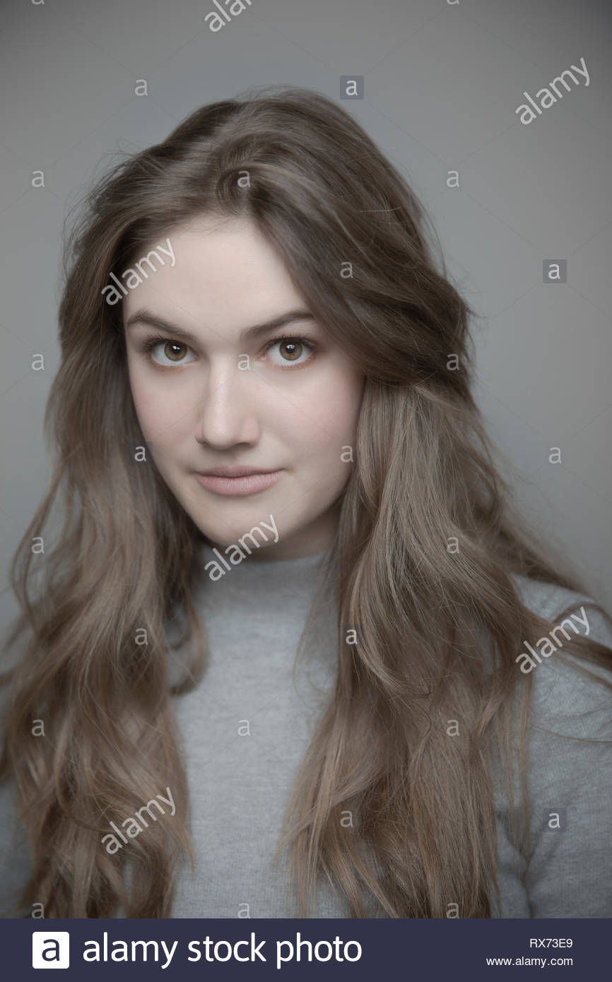 Mädchen 15 braune haare porträt -Fotos und -Bildmaterial in hoher Auflösung  – Alamy