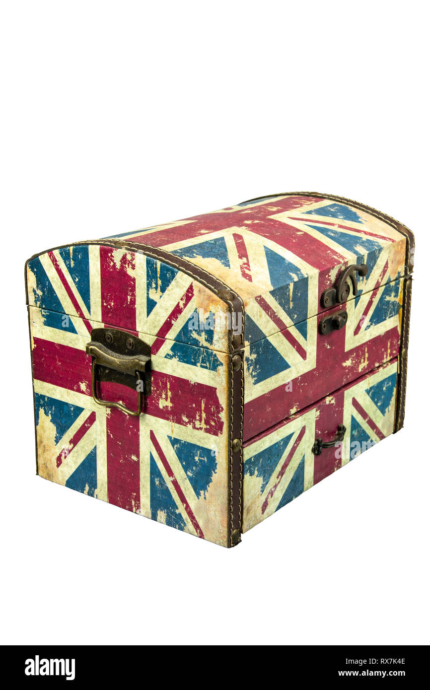 Vintage Box mit britischer Flagge isolieren auf weißem Hintergrund mit Freistellungspfaden. Stockfoto