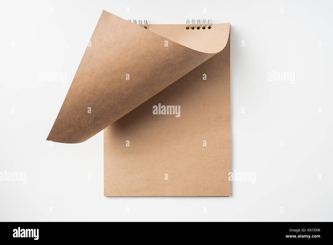 Designkonzept - Ansicht von oben bis sie kraft Seite auf weißem Hintergrund für Mockup isoliert Stockfoto
