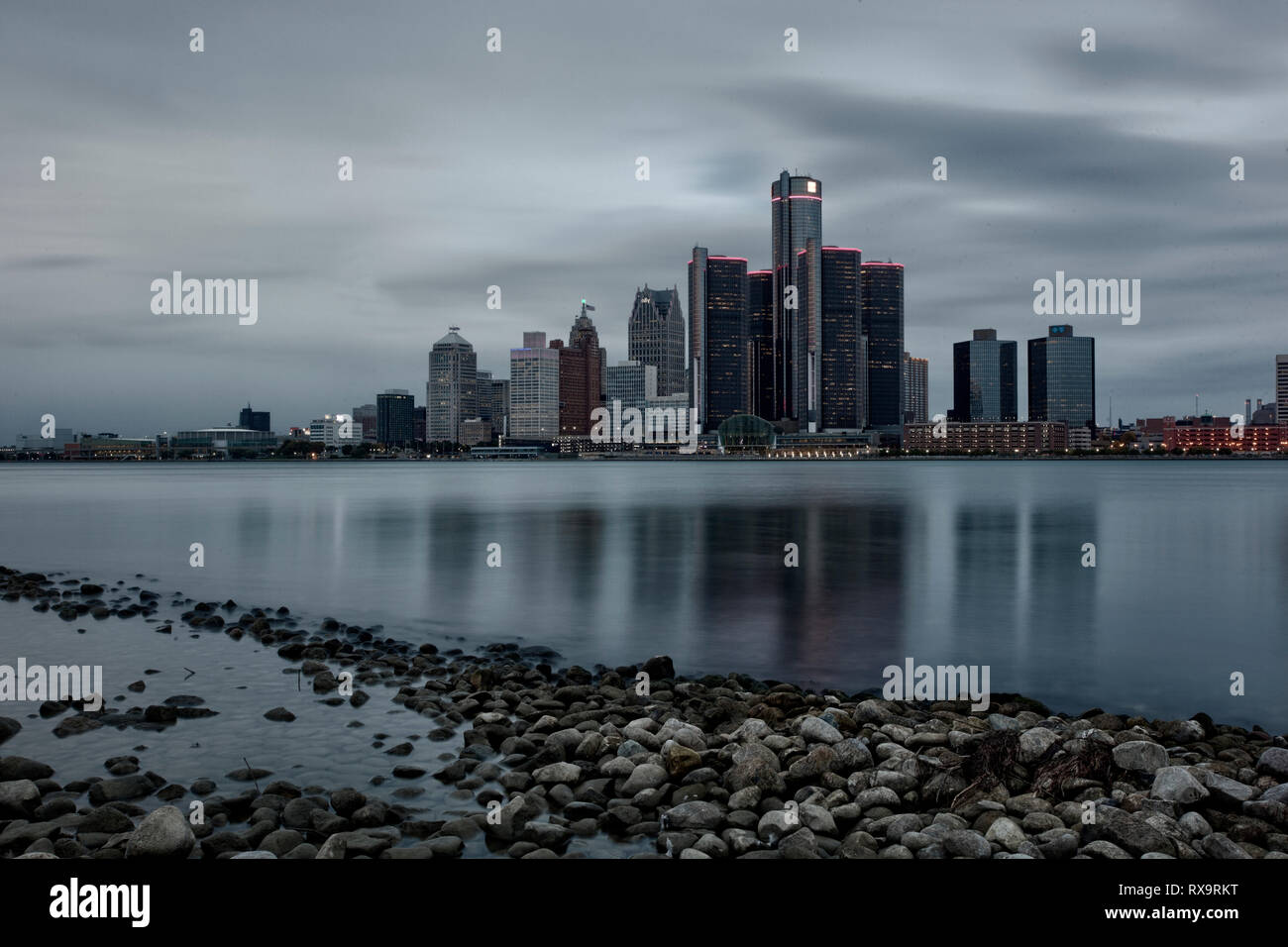 Malerische Windsor Ontario Riverfront Blick auf Detroit, Michigan Stockfoto
