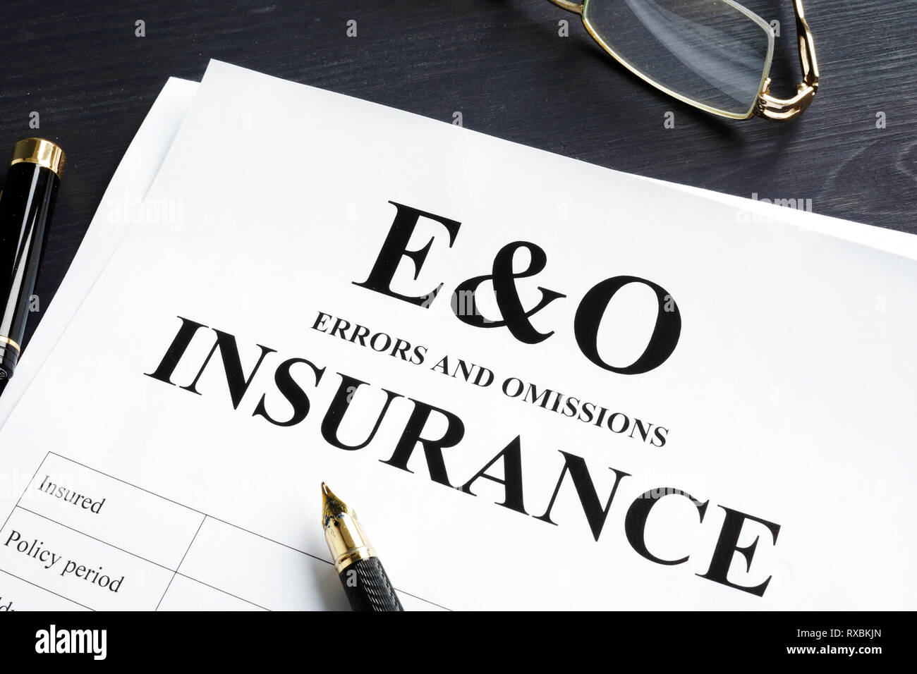Fehler und Auslassungen Versicherung E&O-Form. Die Berufshaftpflicht. Stockfoto
