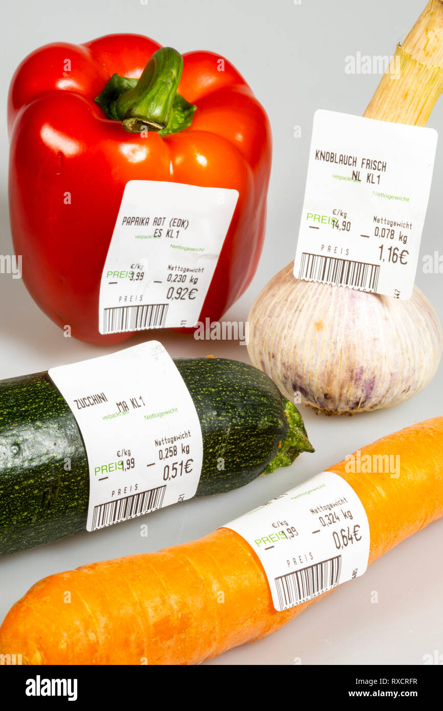 Lebensmittel Gemüse mit Preisaufkleber, ohne Abb. Verpackungen, Supermarkt aus der Gemüsetheke, Stockfoto