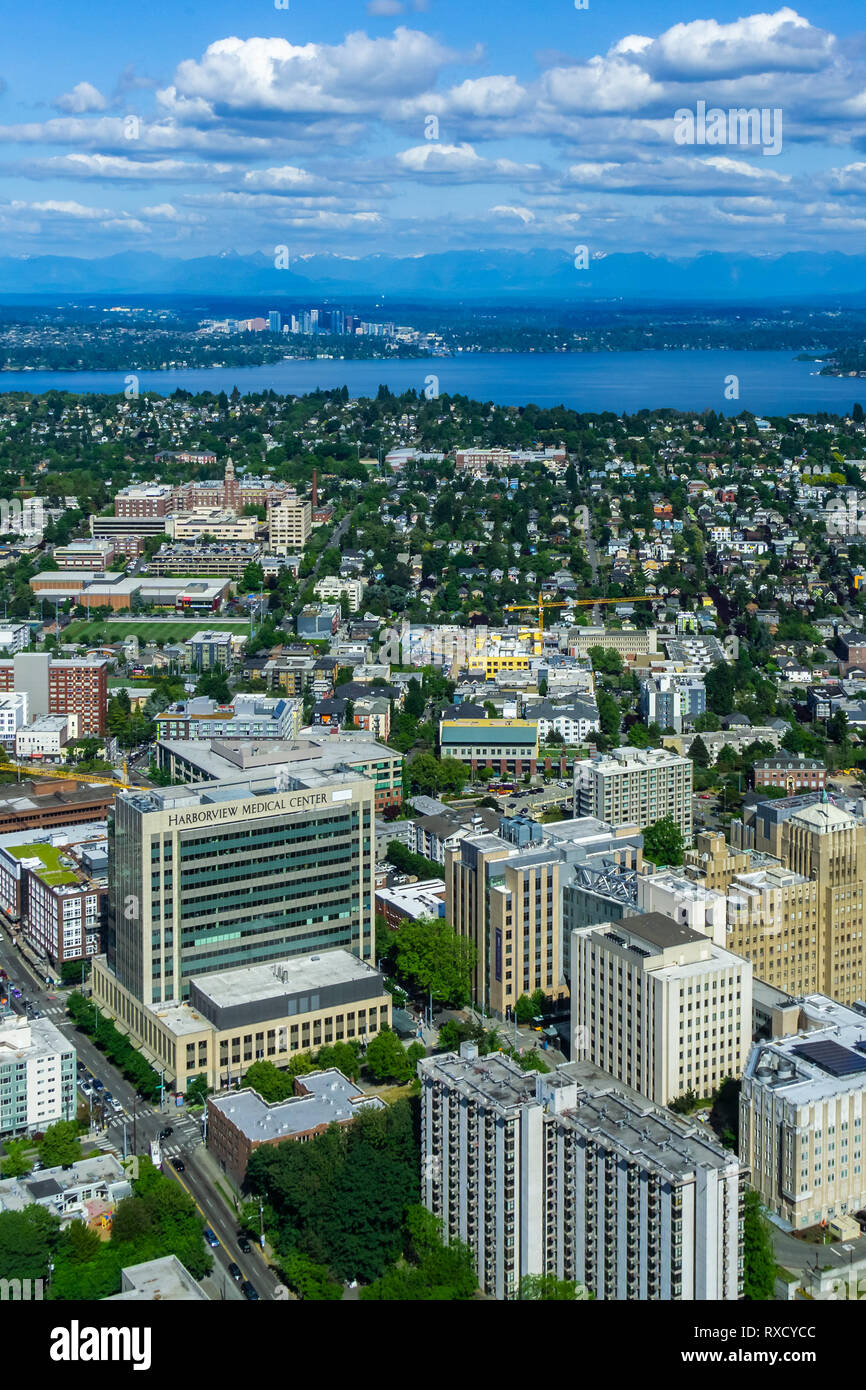 SEATTLE, Washington State - 31. MAI 2018: Luftaufnahme von yesler Terrasse, Squire Park, Atlantic district und der Harborview Medical Center in Seattle. Stockfoto