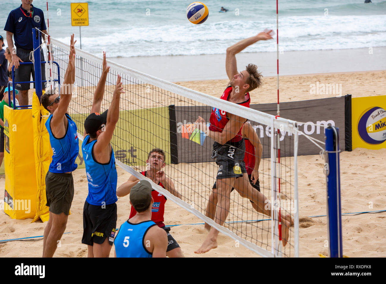 Manly beach volleyball nsw australia Fotos und Bildmaterial in hoher