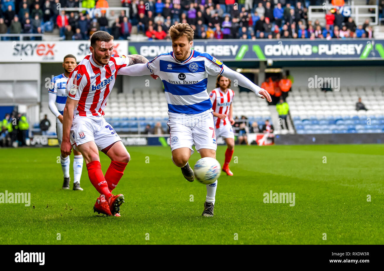 London, Großbritannien. 09 Mär, 2019. Lukas Freeman von Queens Park Rangers auf der Kugel während der efl Sky Bet Championship Match zwischen den Queens Park Rangers und Stoke City an der Loftus Road Stadium, London, England am 9. März 2019. Foto von Phil Hutchinson. Nur die redaktionelle Nutzung, eine Lizenz für die gewerbliche Nutzung erforderlich. Keine Verwendung in Wetten, Spiele oder einer einzelnen Verein/Liga/player Publikationen. Credit: UK Sport Pics Ltd/Alamy leben Nachrichten Stockfoto