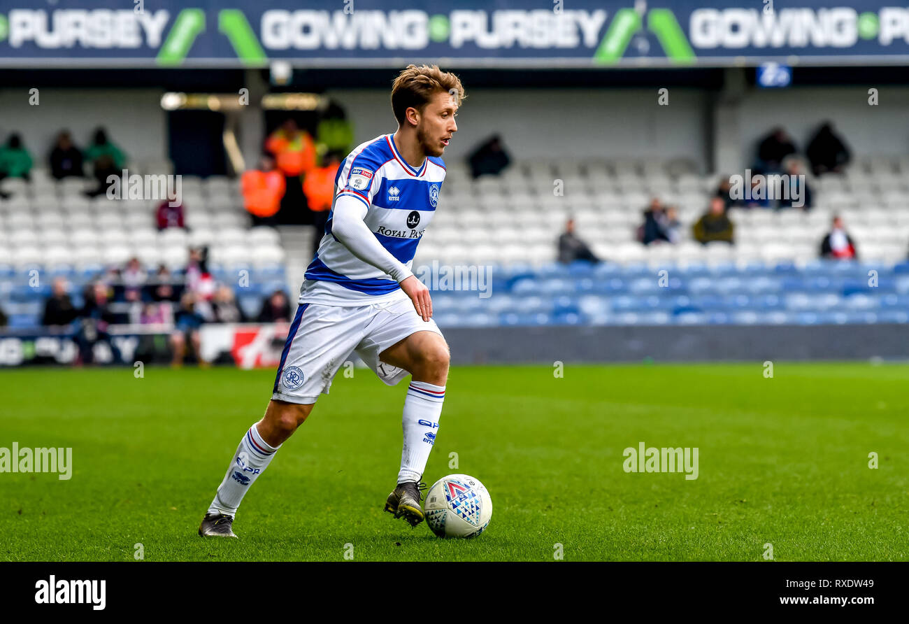 London, Großbritannien. 09 Mär, 2019. Lukas Freeman von Queens Park Rangers auf der Kugel während der zweiten Hälfte der EFL Sky Bet Championship Match zwischen den Queens Park Rangers und Stoke City an der Loftus Road Stadium, London, England am 9. März 2019. Foto von Phil Hutchinson. Nur die redaktionelle Nutzung, eine Lizenz für die gewerbliche Nutzung erforderlich. Keine Verwendung in Wetten, Spiele oder einer einzelnen Verein/Liga/player Publikationen. Credit: UK Sport Pics Ltd/Alamy leben Nachrichten Stockfoto