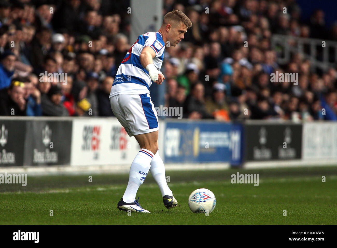 London, Großbritannien. 09 Mär, 2019. Jake Bidwell von Queens Park Rangers in Aktion. EFL Skybet Meisterschaft übereinstimmen, Queens Park Rangers v Stoke City an der Loftus Road Stadium in London am Samstag, den 9. März 2019. Dieses Bild dürfen nur für redaktionelle Zwecke verwendet werden. Nur die redaktionelle Nutzung, eine Lizenz für die gewerbliche Nutzung erforderlich. Keine Verwendung in Wetten, Spiele oder einer einzelnen Verein/Liga/player Publikationen. pic von Steffan Bowen/Andrew Orchard sport Fotografie/Alamy Live news Credit: Andrew Orchard sport Fotografie/Alamy leben Nachrichten Stockfoto